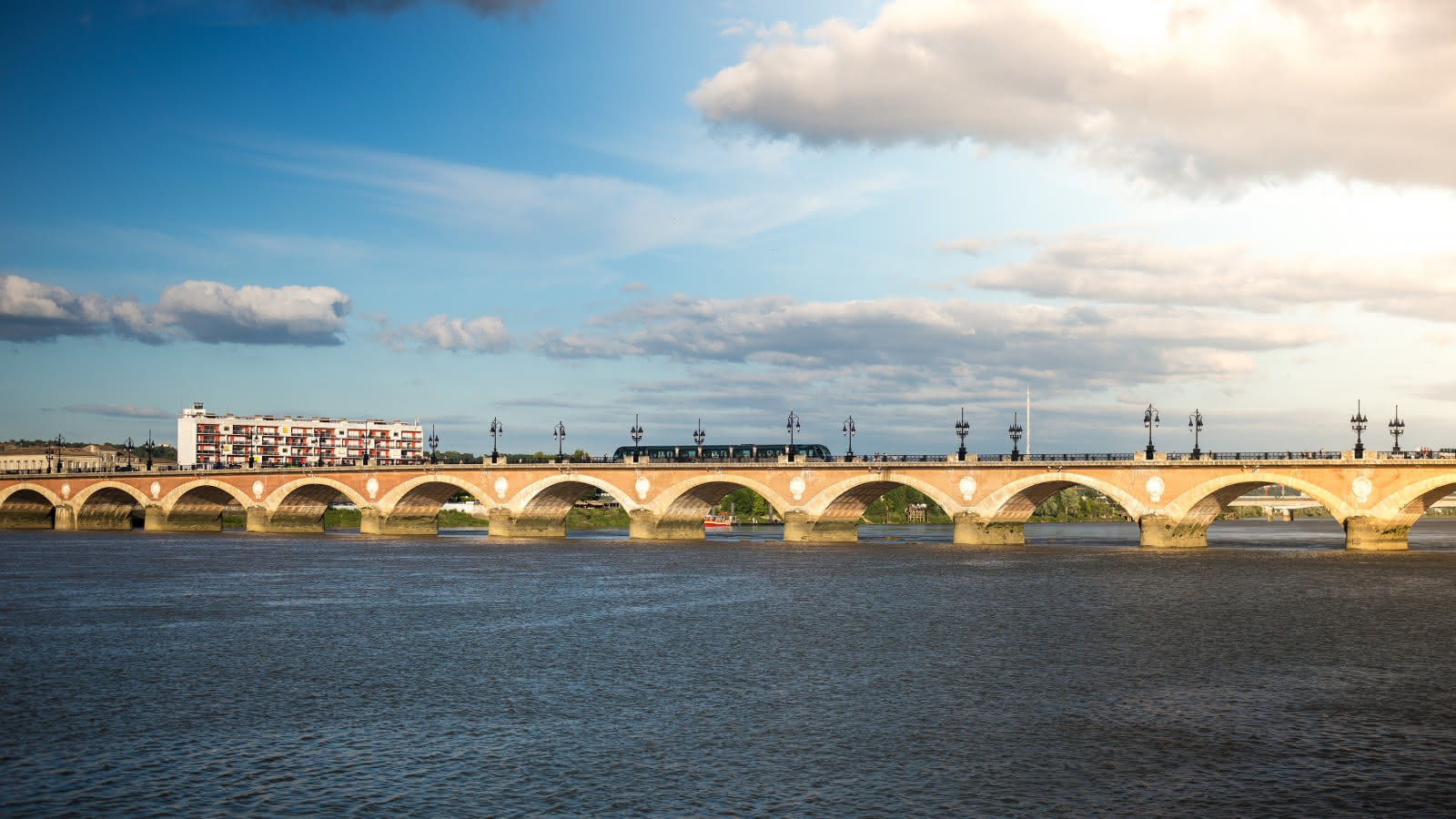 Pont de pierre Bordeaux